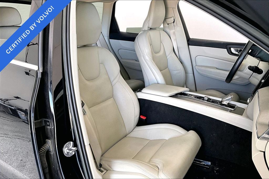 2023 Volvo XC60 B5 Ultimate Bright Theme