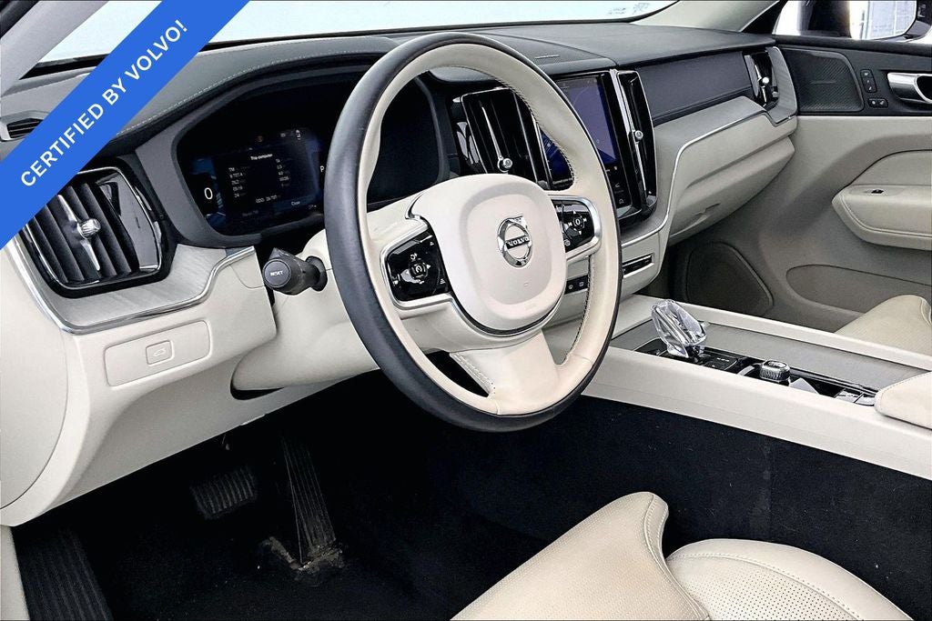 2023 Volvo XC60 B5 Ultimate Bright Theme
