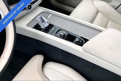 2023 Volvo XC60 B5 Ultimate Bright Theme