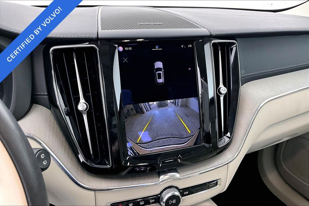 2023 Volvo XC60 B5 Ultimate Bright Theme