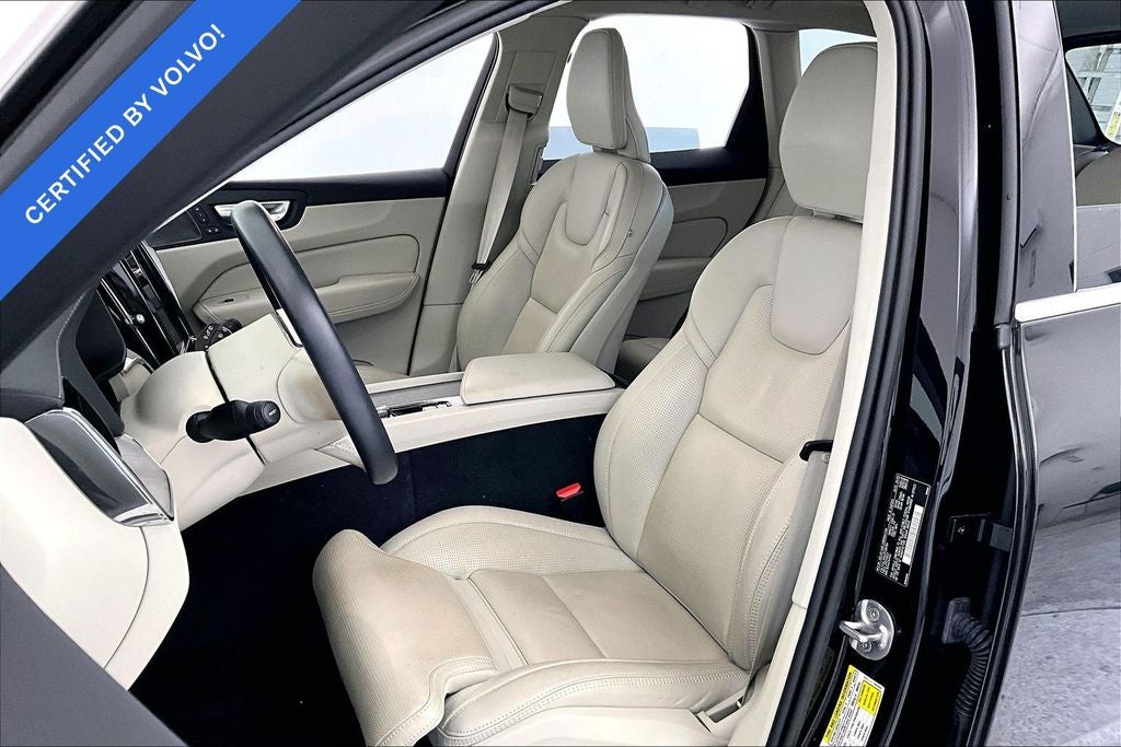 2023 Volvo XC60 B5 Ultimate Bright Theme