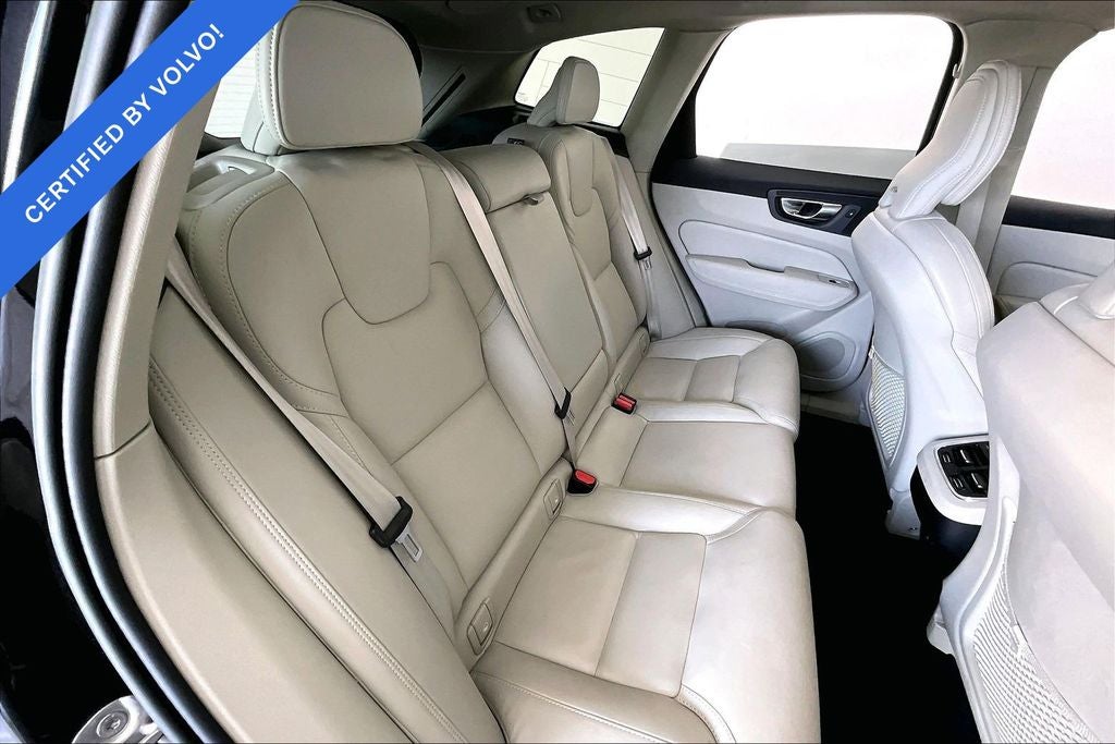 2023 Volvo XC60 B5 Ultimate Bright Theme