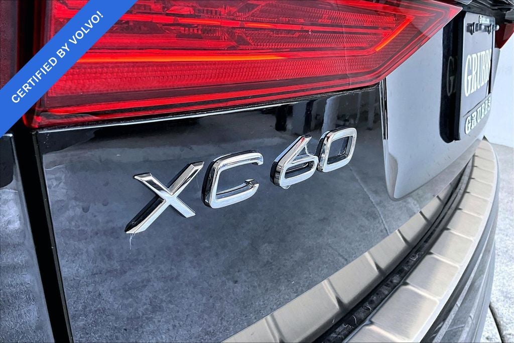 2023 Volvo XC60 B5 Ultimate Bright Theme