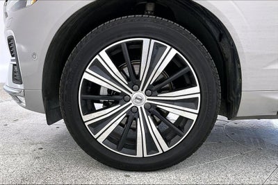 2023 Volvo XC60 B5 Ultimate Bright Theme