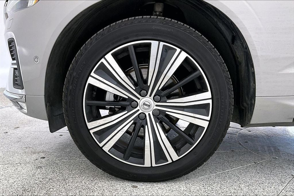 2023 Volvo XC60 B5 Ultimate Bright Theme