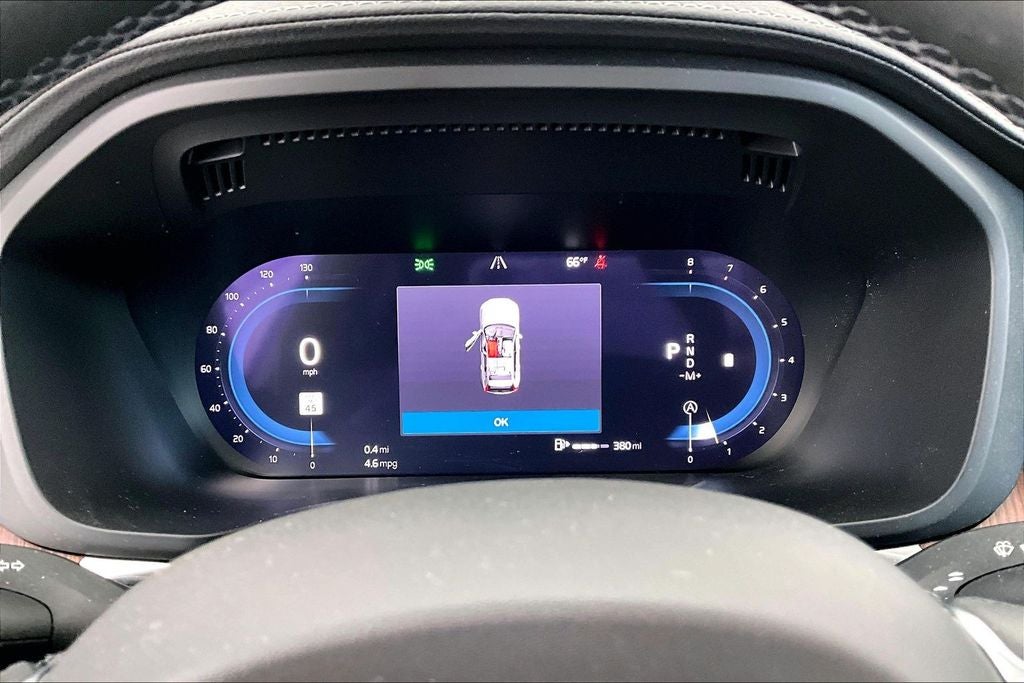 2023 Volvo XC60 B5 Ultimate Bright Theme