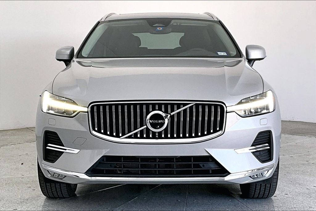 2023 Volvo XC60 B5 Ultimate Bright Theme