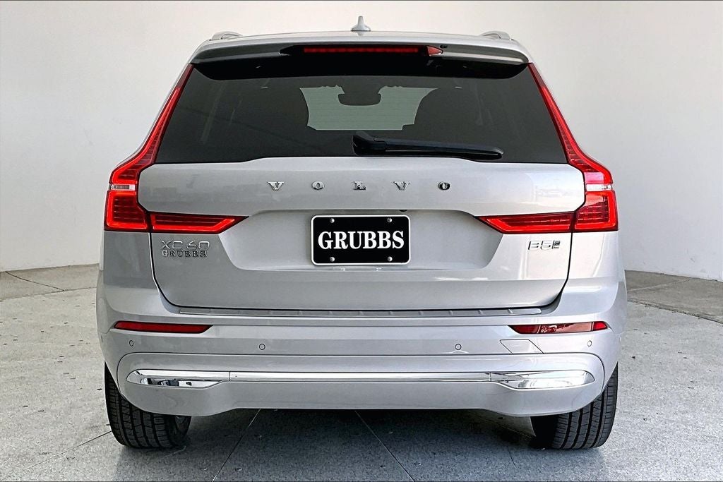 2023 Volvo XC60 B5 Ultimate Bright Theme