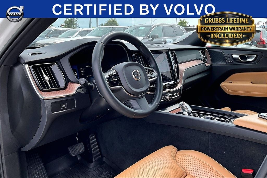 2023 Volvo XC60 B5 Ultimate Bright Theme