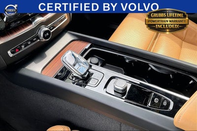 2023 Volvo XC60 B5 Ultimate Bright Theme