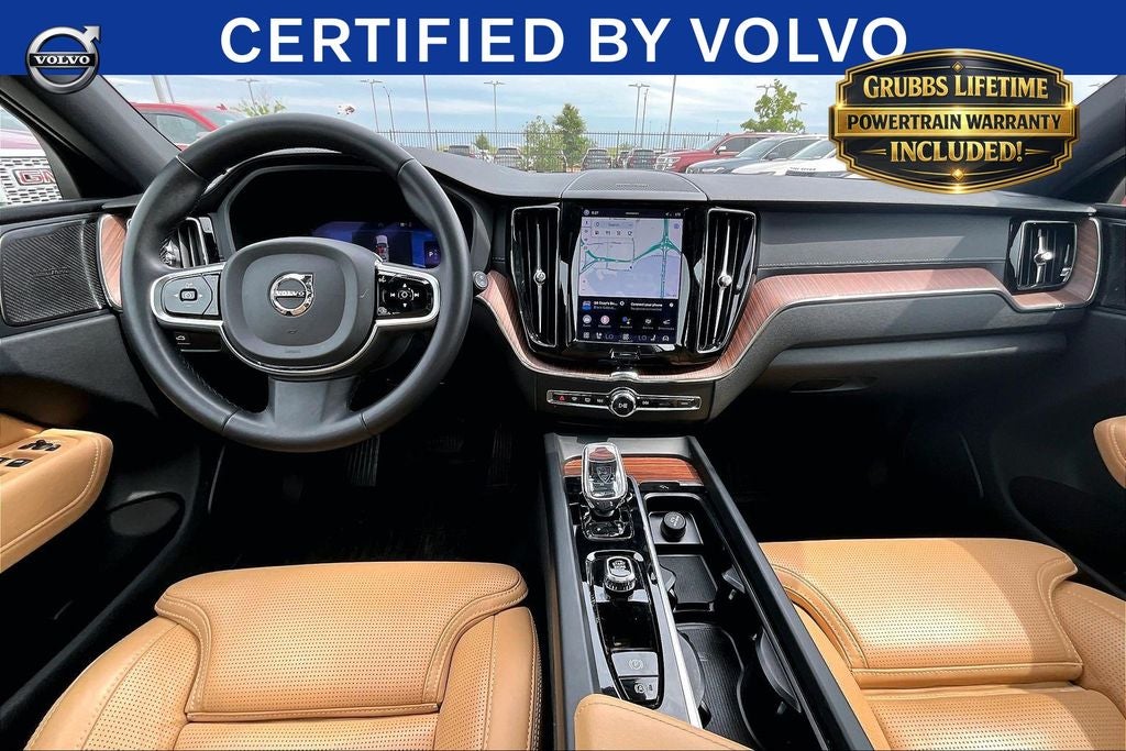 2023 Volvo XC60 B5 Ultimate Bright Theme