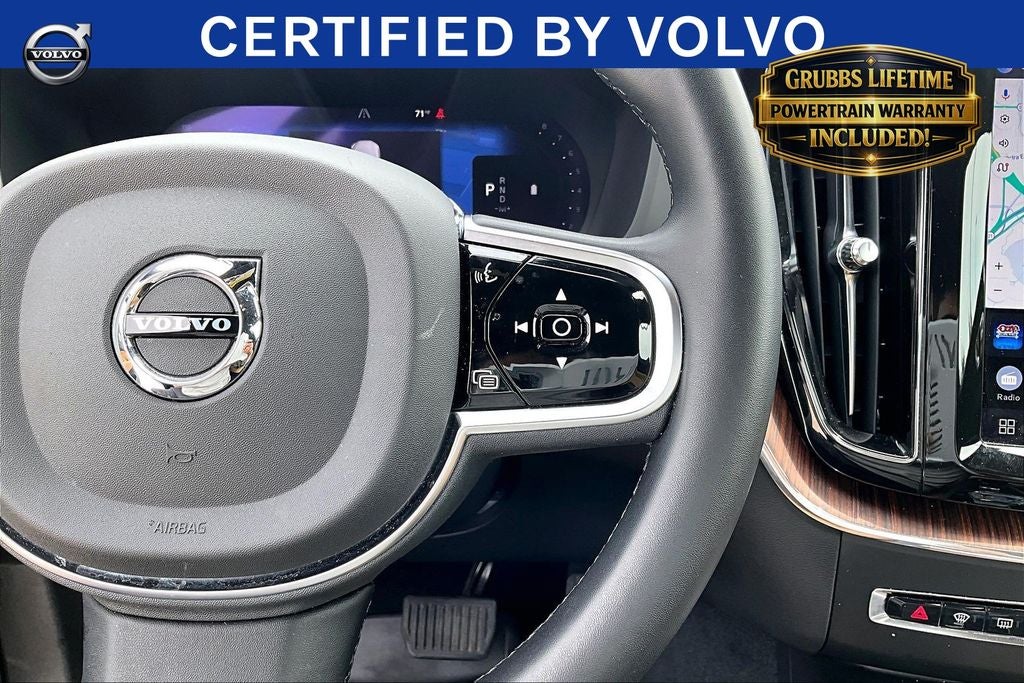 2023 Volvo XC60 B5 Ultimate Bright Theme