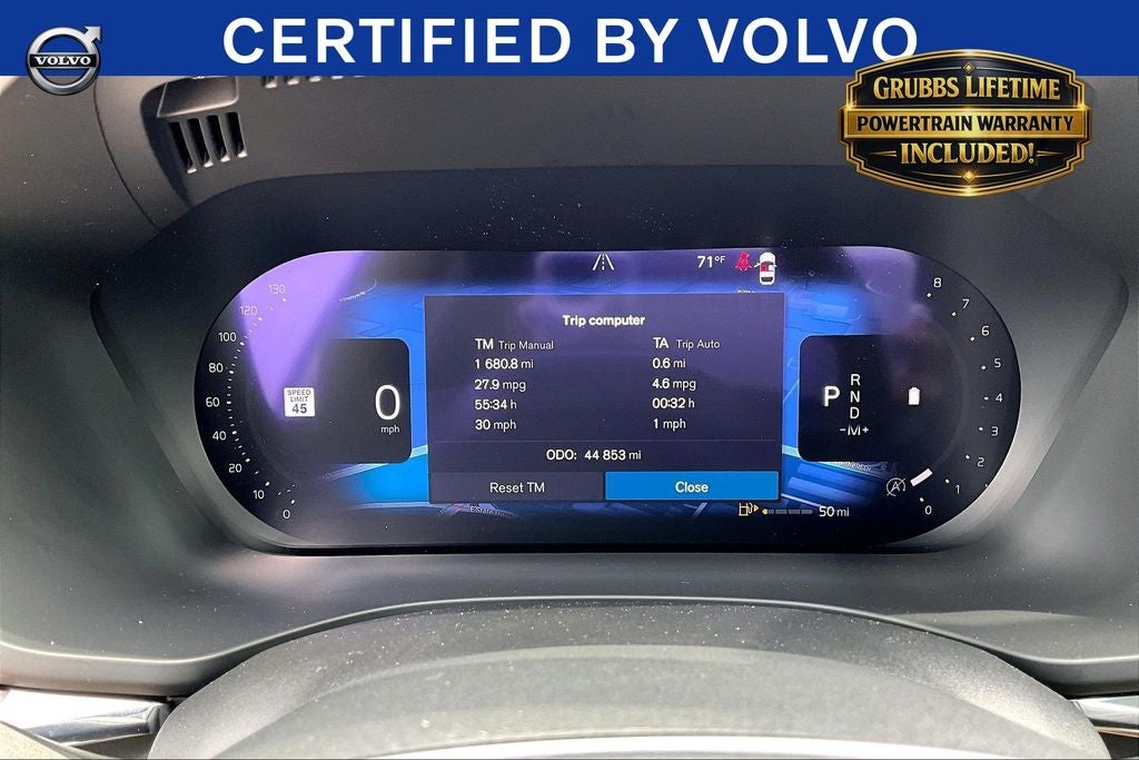 2023 Volvo XC60 B5 Ultimate Bright Theme