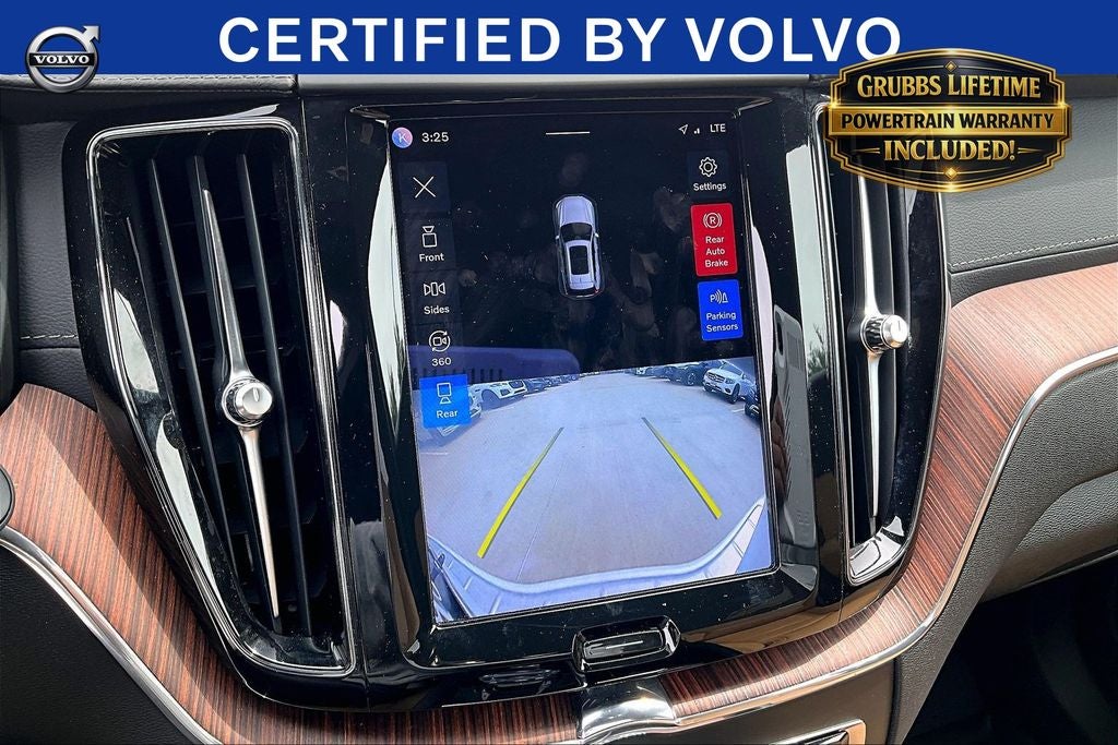 2023 Volvo XC60 B5 Ultimate Bright Theme