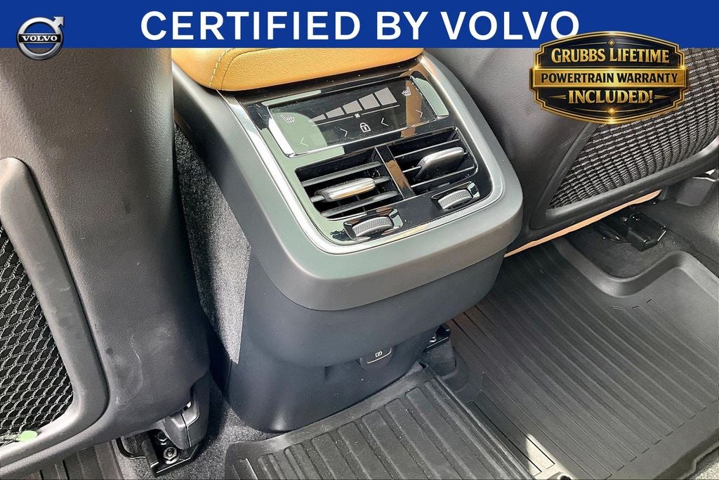 2023 Volvo XC60 B5 Ultimate Bright Theme