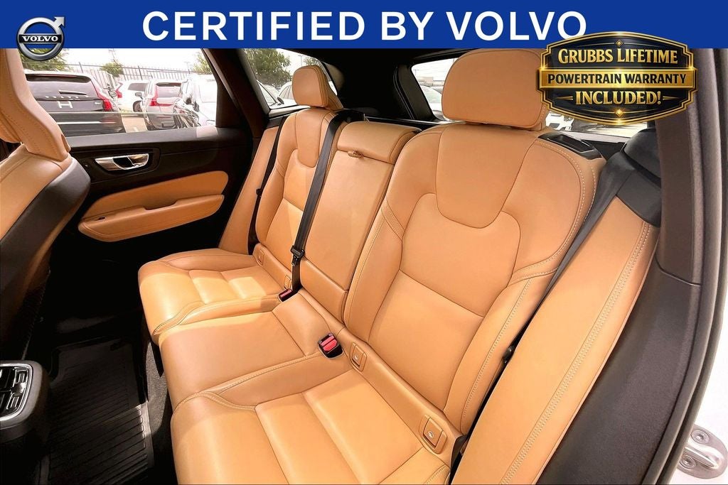 2023 Volvo XC60 B5 Ultimate Bright Theme