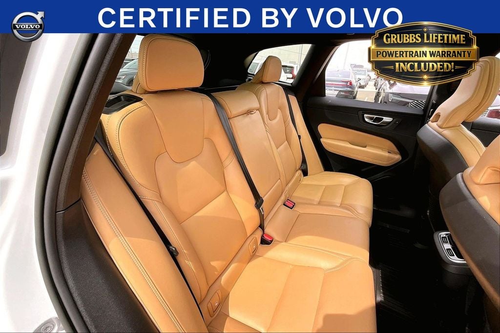 2023 Volvo XC60 B5 Ultimate Bright Theme