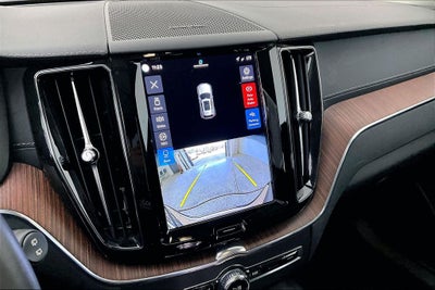 2023 Volvo XC60 B5 Ultimate Bright Theme