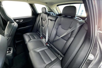 2023 Volvo XC60 B5 Ultimate Bright Theme