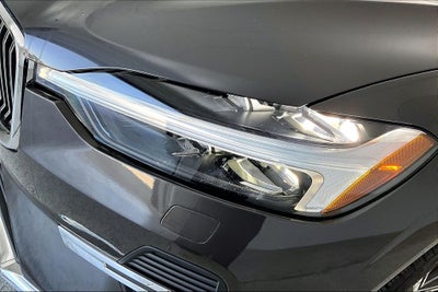 2023 Volvo XC60 B5 Ultimate Bright Theme