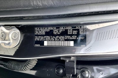 2023 Volvo XC60 B5 Ultimate Bright Theme