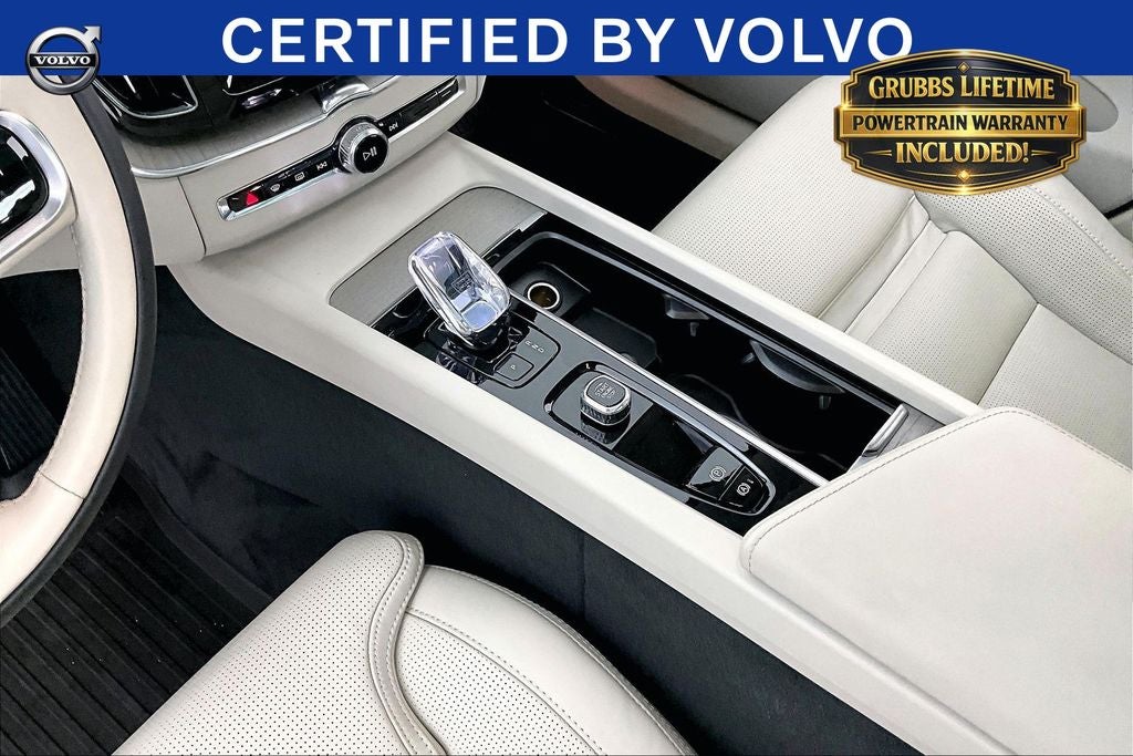 2023 Volvo XC60 B5 Ultimate Bright Theme