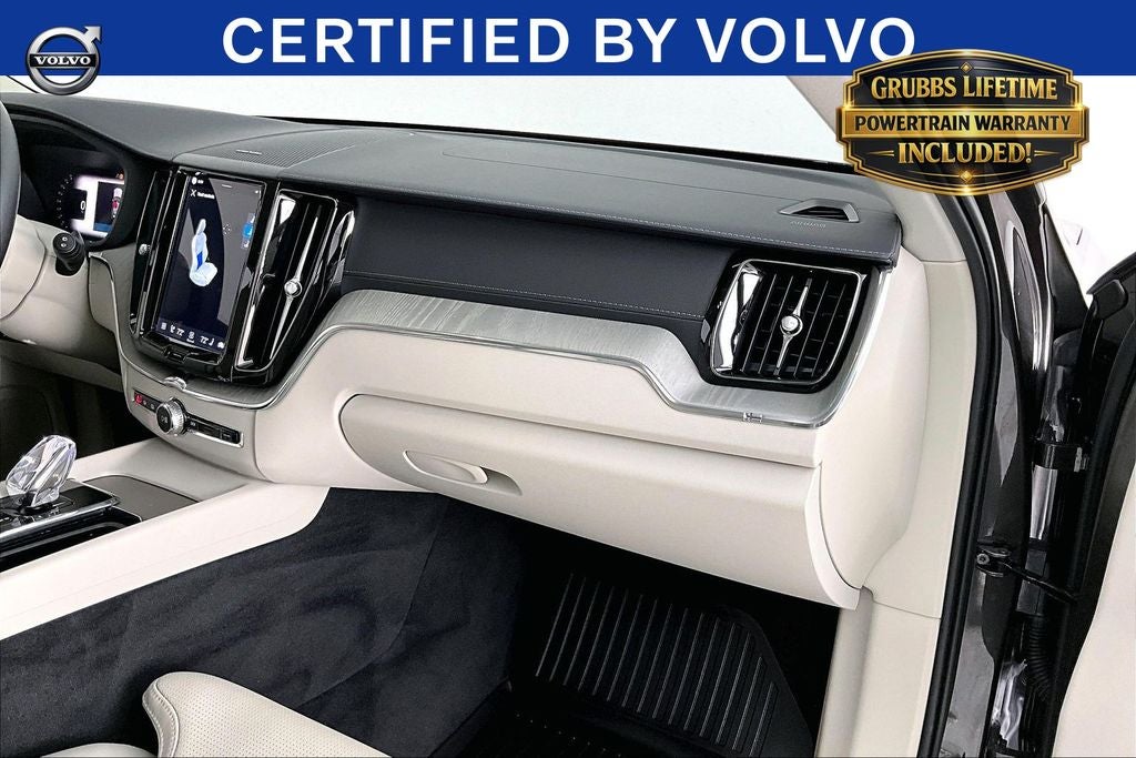 2023 Volvo XC60 B5 Ultimate Bright Theme