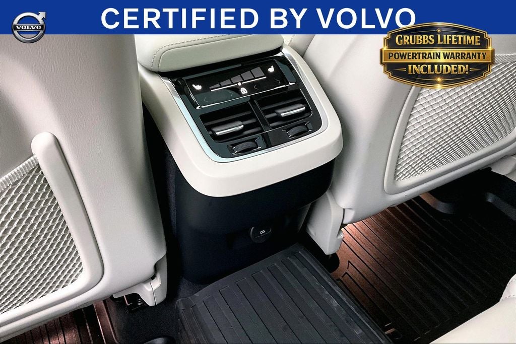 2023 Volvo XC60 B5 Ultimate Bright Theme
