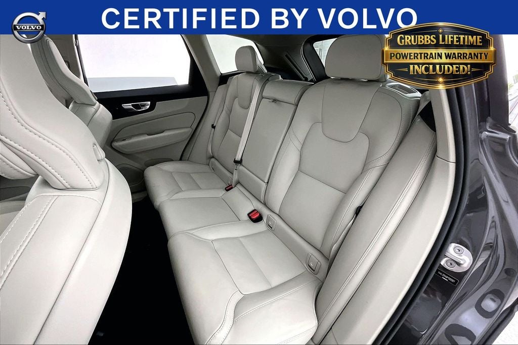 2023 Volvo XC60 B5 Ultimate Bright Theme