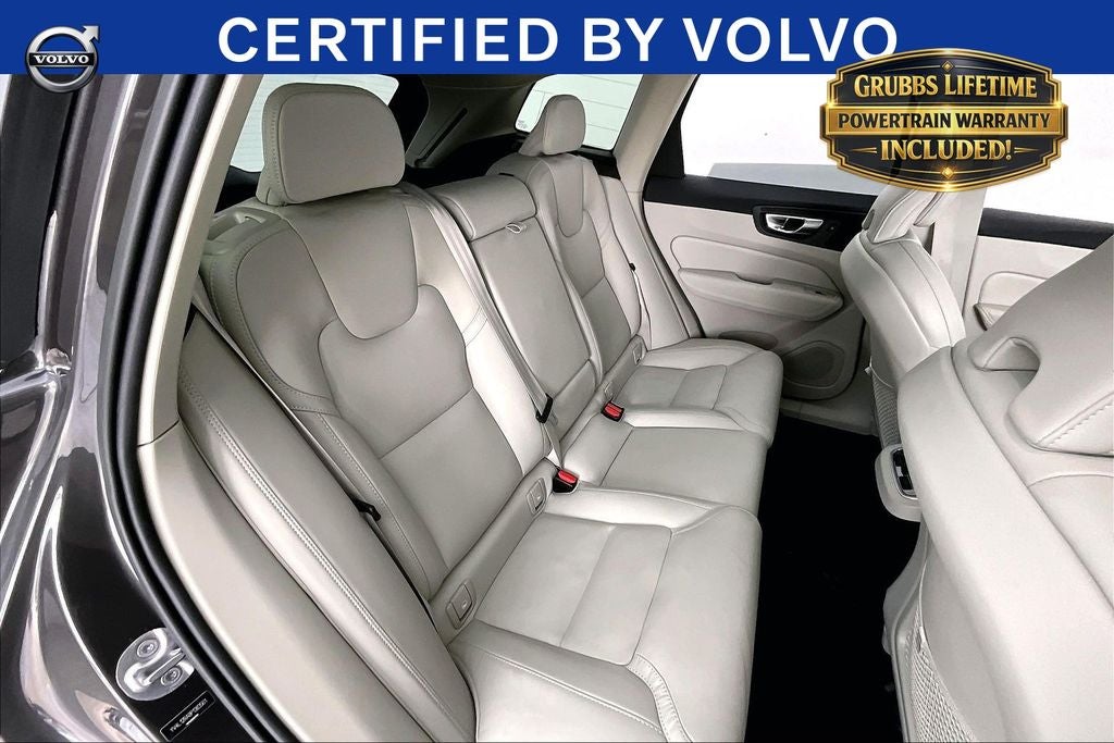 2023 Volvo XC60 B5 Ultimate Bright Theme