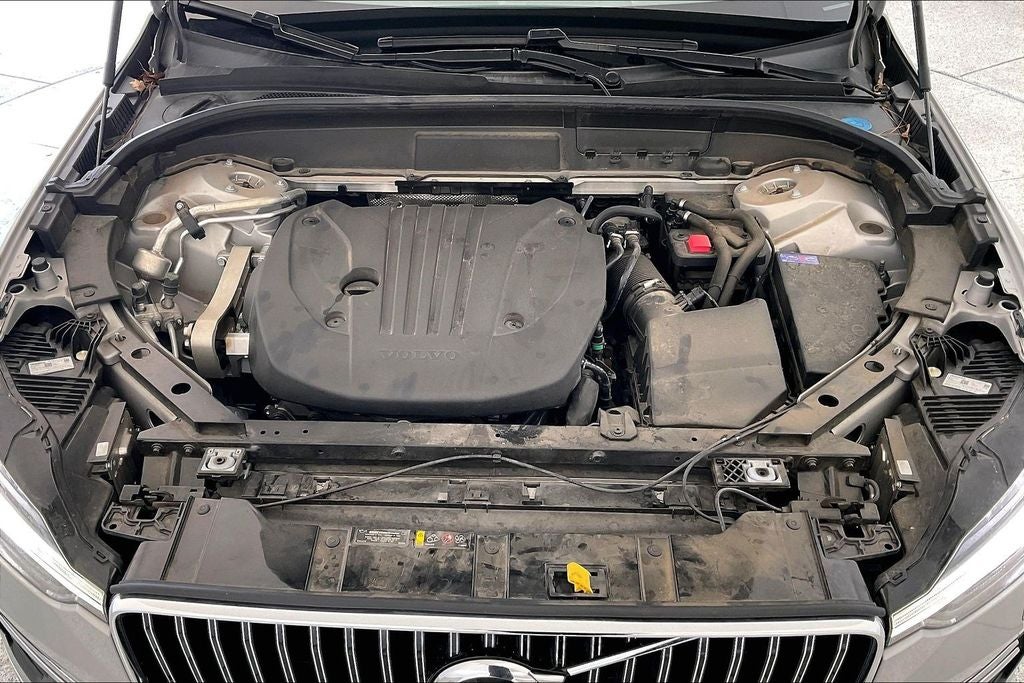 2023 Volvo XC60 B5 Ultimate Bright Theme