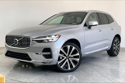 2023 Volvo XC60 B5 Ultimate Bright Theme