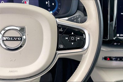 2023 Volvo XC60 B5 Ultimate Bright Theme
