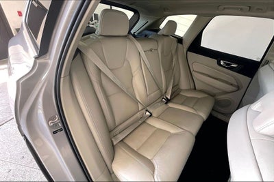 2023 Volvo XC60 B5 Ultimate Bright Theme
