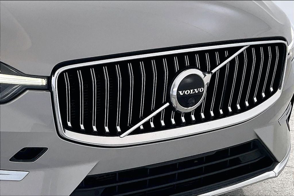 2023 Volvo XC60 B5 Ultimate Bright Theme