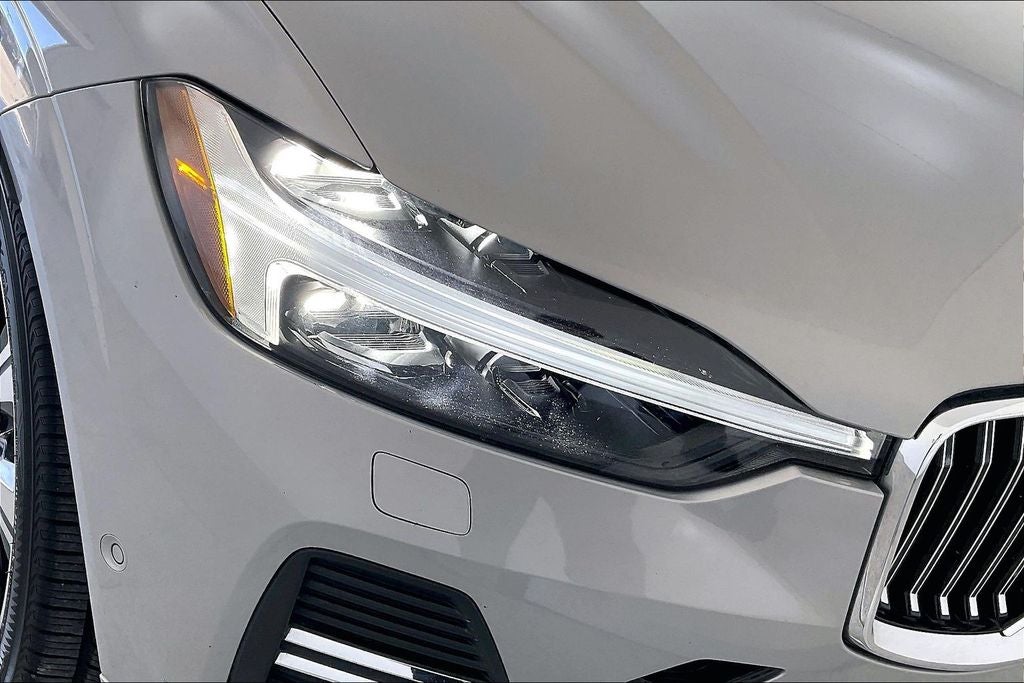 2023 Volvo XC60 B5 Ultimate Bright Theme