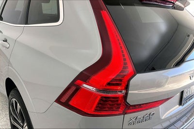 2023 Volvo XC60 B5 Ultimate Bright Theme