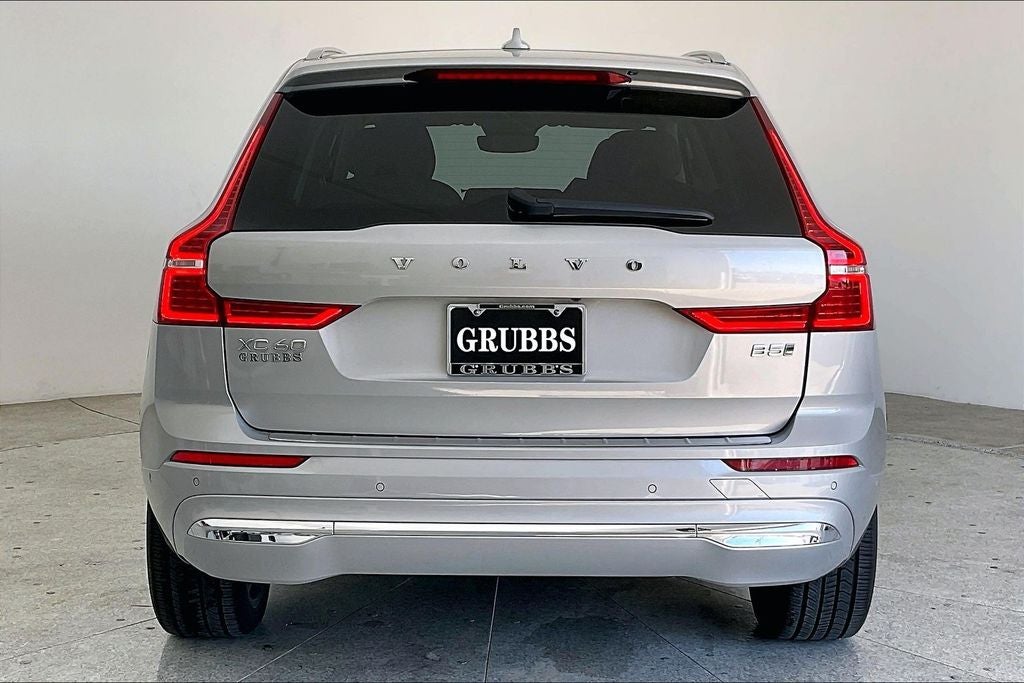 2023 Volvo XC60 B5 Ultimate Bright Theme