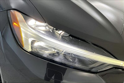 2023 Volvo XC60 B5 Ultimate Bright Theme