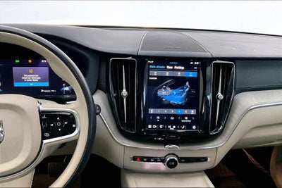 2023 Volvo XC60 B5 Ultimate Bright Theme