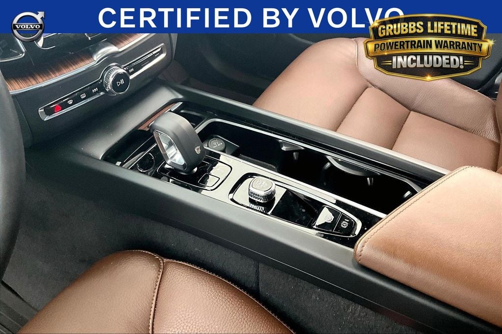 2023 Volvo XC60 B5 Plus Bright Theme