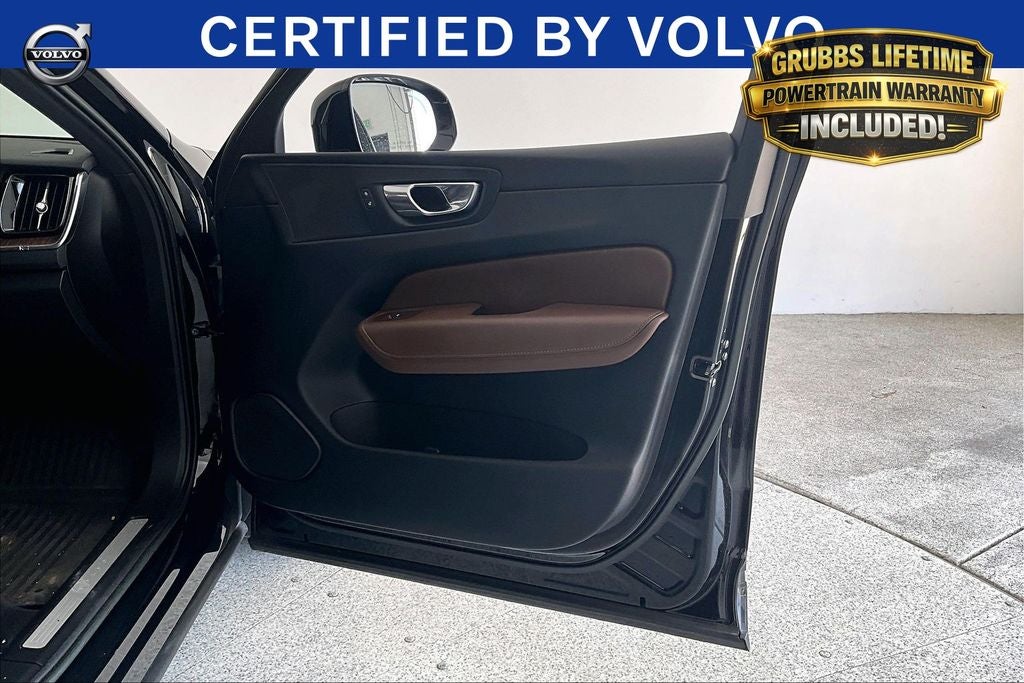 2023 Volvo XC60 B5 Plus Bright Theme