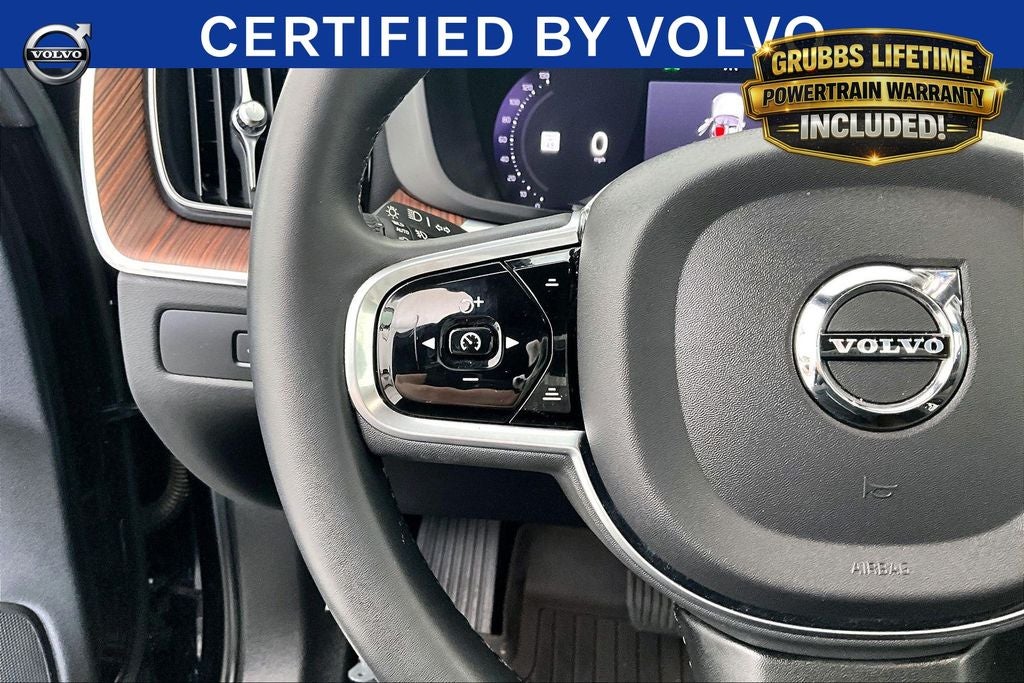 2023 Volvo XC60 B5 Plus Bright Theme