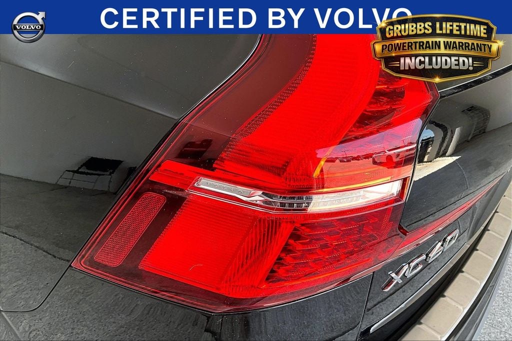 2023 Volvo XC60 B5 Plus Bright Theme