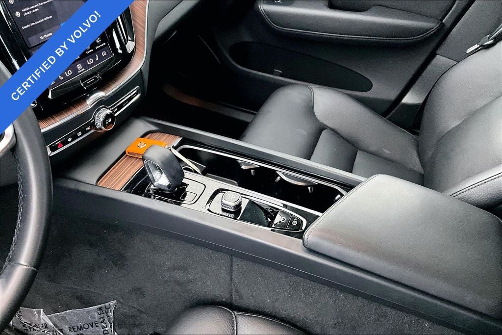 2023 Volvo XC60 B5 Plus Bright Theme