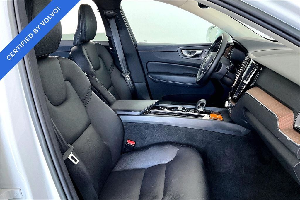 2023 Volvo XC60 B5 Plus Bright Theme