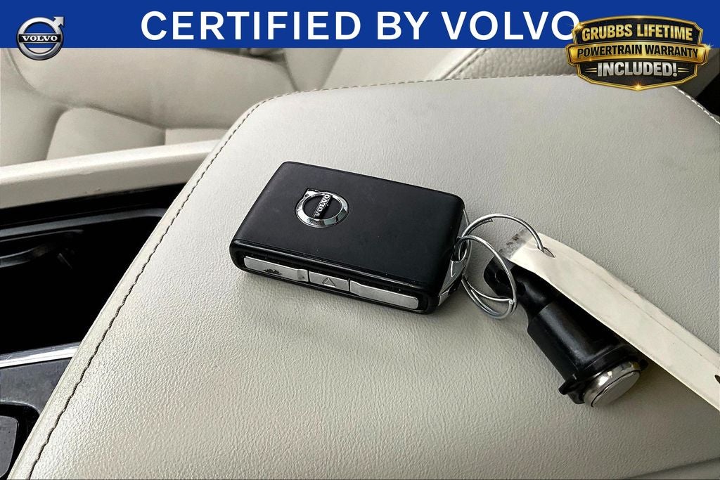 2023 Volvo XC60 B5 Plus Bright Theme