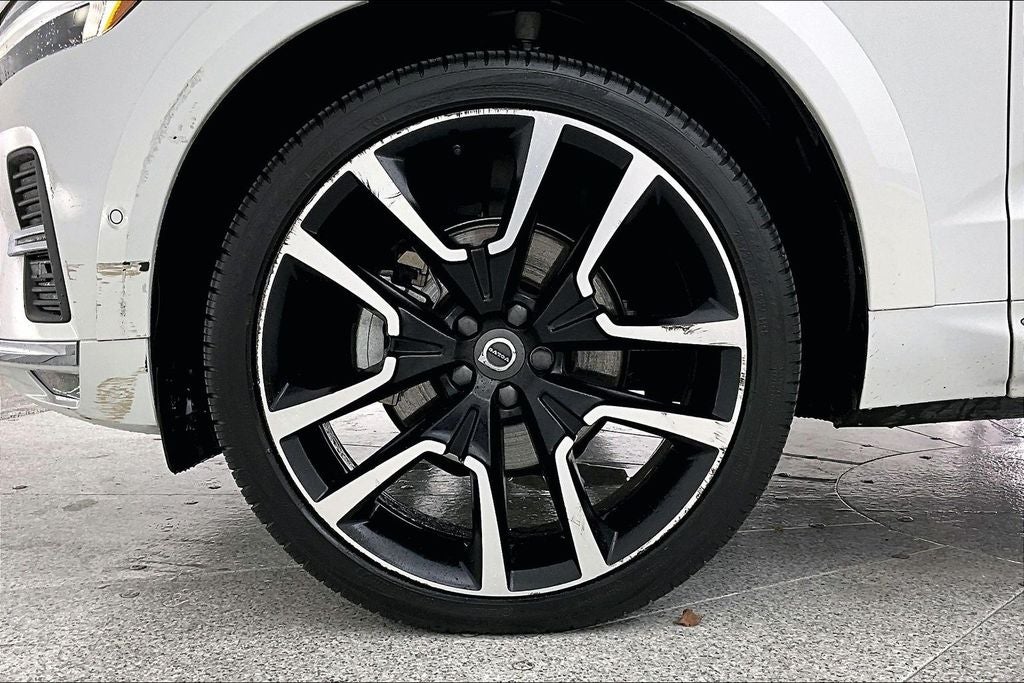 2023 Volvo XC60 B5 Ultimate Bright Theme