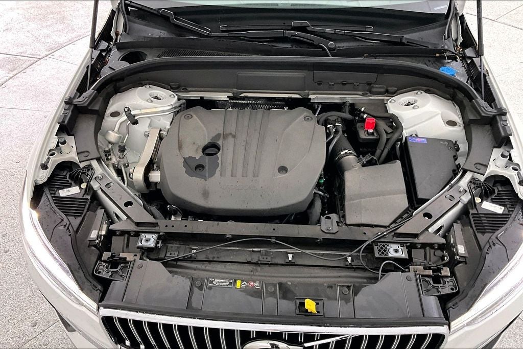 2023 Volvo XC60 B5 Ultimate Bright Theme