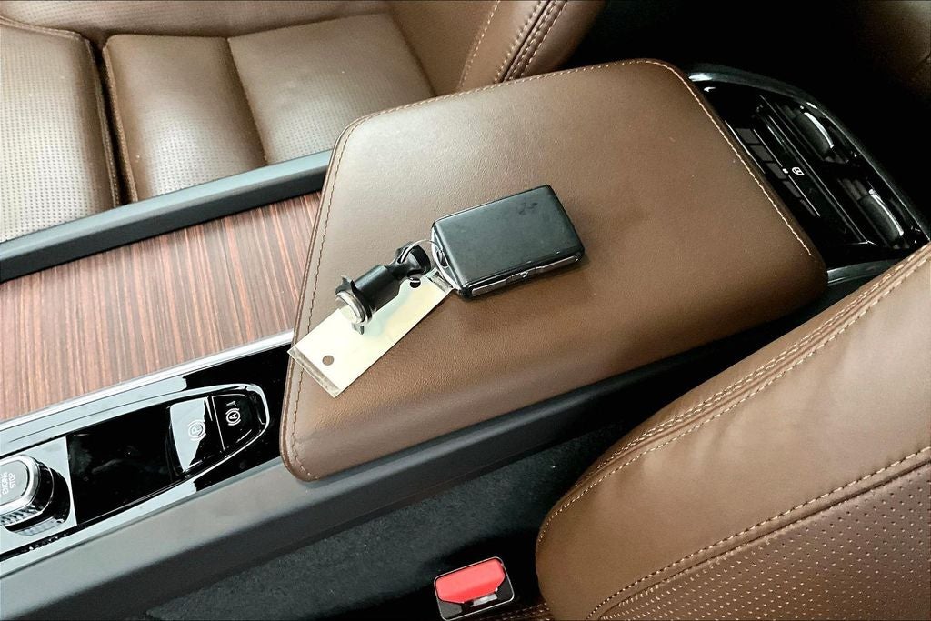 2023 Volvo XC60 B5 Ultimate Bright Theme